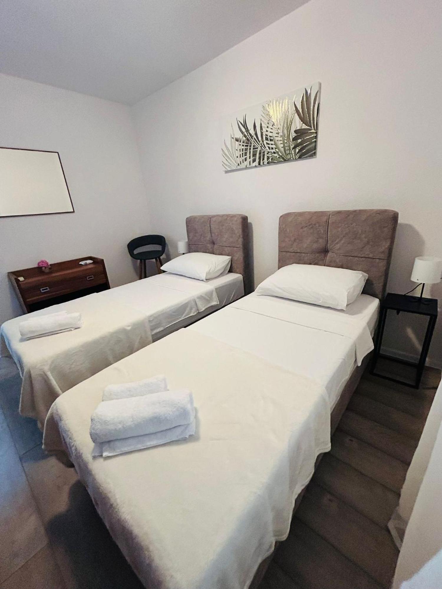 Apex Luxury Apartman 特罗吉尔 外观 照片
